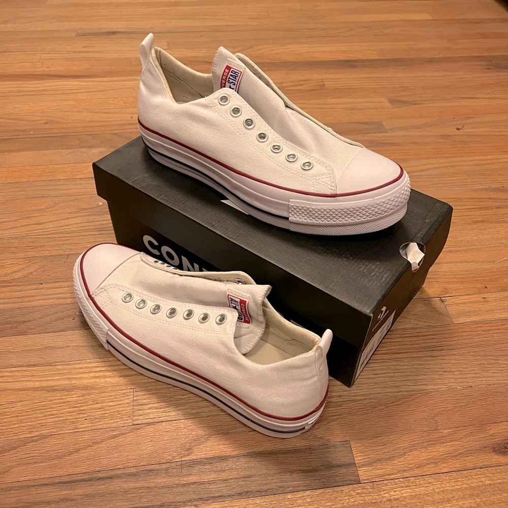 NWB. White Converse Slip On Low Top Platform Lift 42.5